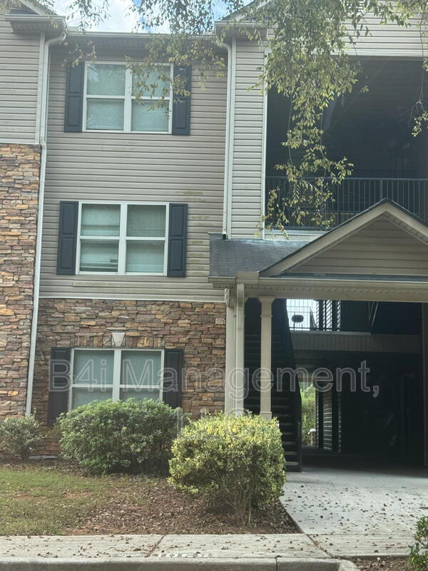 property at 5201 Fairington Club Dr