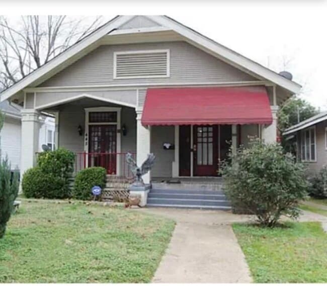 property at 445 College St