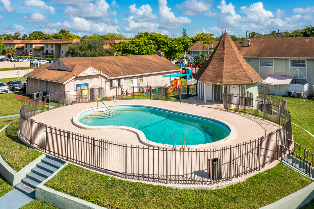 Wellington Manor Apartments in Miami, FL - Foto de edificio