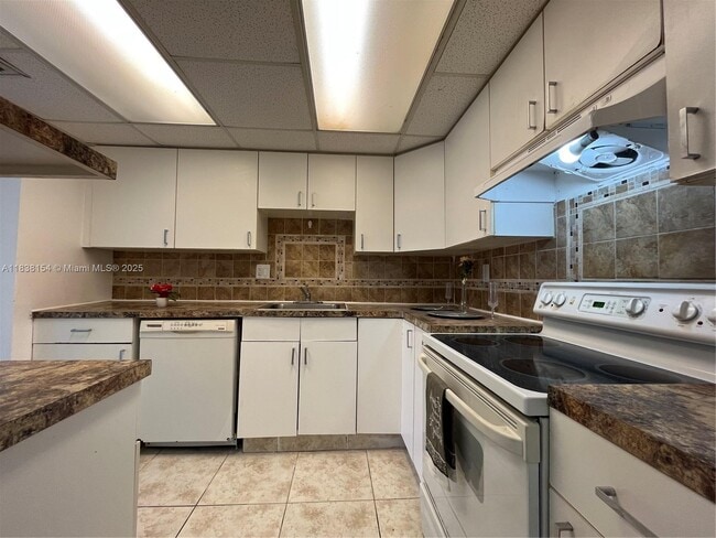 4354 NW 9th Ave in Deerfield Beach, FL - Building Photo - Building Photo