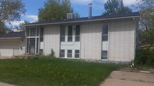 5617 S 2800 W in Roy, UT - Building Photo - Building Photo