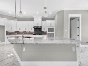 3135 Kermes Dr in Dayton, TX - Foto de edificio - Building Photo