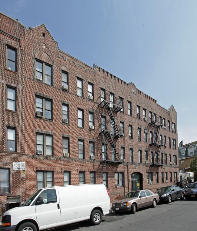 81 Bay 22nd St in Brooklyn, NY - Foto de edificio - Building Photo