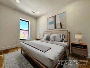 10 Marconi Pl in Brooklyn, NY - Building Photo - Building Photo