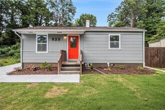 639 Rufus Henderson Dr in Scottdale, GA - Building Photo - Building Photo