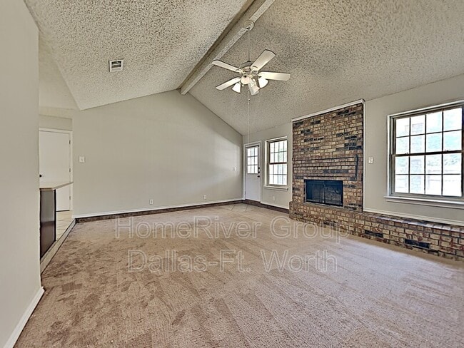2510 Valley View Dr in Corinth, TX - Foto de edificio - Building Photo
