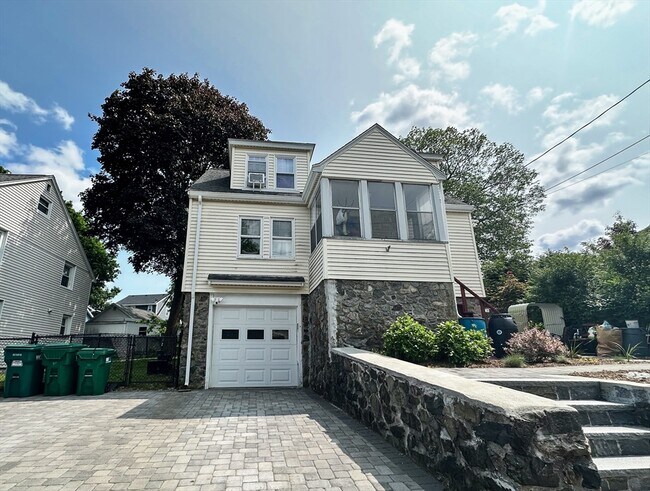 20 Oak Rd in Medford, MA - Building Photo - Building Photo