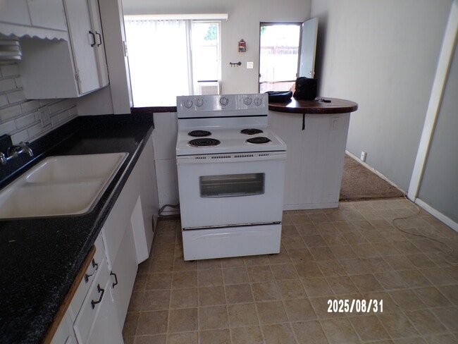 2027 Thomas Ave, Unit Thomas