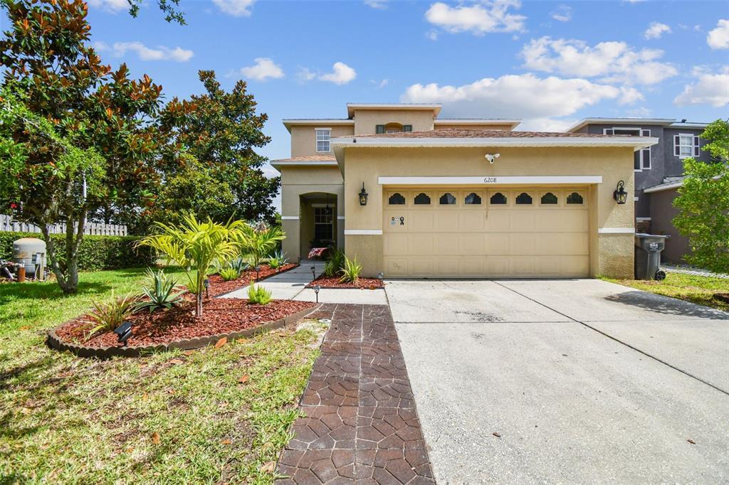 6208 Cherry Blossom Trail in Gibsonton, FL - Building Photo
