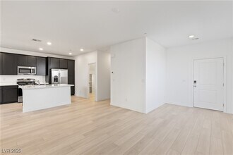 2502 Vittora Pointe St in Henderson, NV - Building Photo - Building Photo