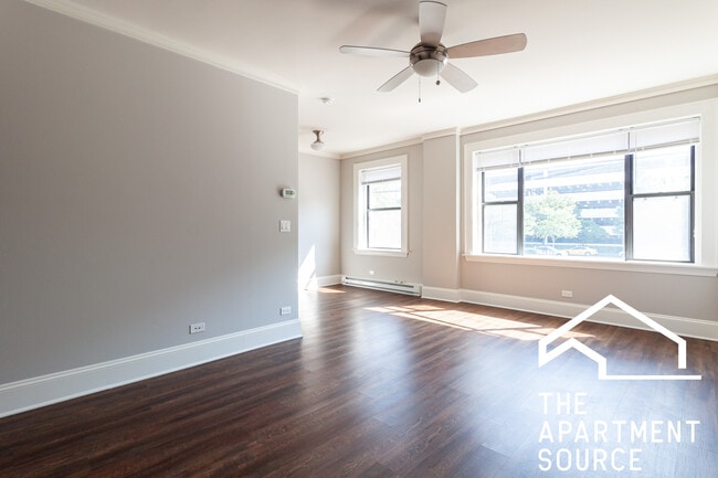 property at 817 W Lakeside Pl