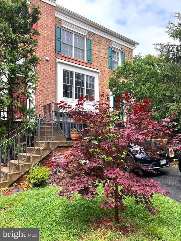 property at 5144 Woodfield Dr