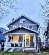 220 E Oakland Ave in Columbus, OH - Foto de edificio - Building Photo
