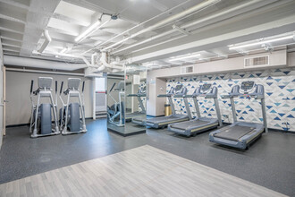 Loring Park Flats - 330 Oak Grove in Minneapolis, MN - Building Photo - Interior Photo