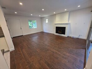 8227 Redlands St, Unit #2 in Playa Del Rey, CA - Building Photo - Building Photo