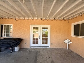 10253 Mapledale St in Bellflower, CA - Building Photo - Building Photo