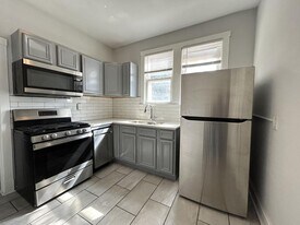 2548 N Kildare Ave in Chicago, IL - Building Photo