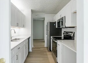 240 E Wacker Dr in Chicago, IL - Foto de edificio - Building Photo