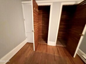 10 W Main St in Fonda, NY - Foto de edificio - Building Photo