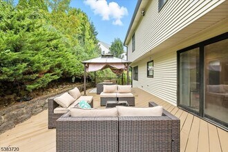 41 Stirling Terrace in Totowa, NJ - Building Photo - Building Photo