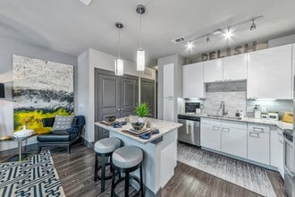 604 N Eldridge Pkwy in Houston, TX - Building Photo - Building Photo