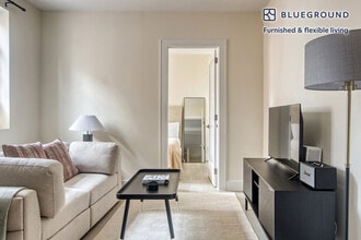 138 E 38th St in New York, NY - Building Photo - Building Photo