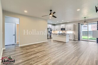 6503 SE Provence St in Hillsboro, OR - Building Photo - Building Photo