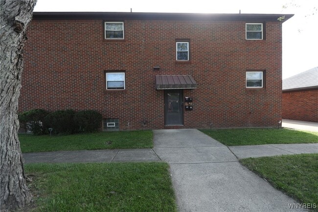 105 Fernald Ave in West Seneca, NY - Building Photo - Building Photo