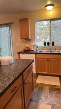 690 W Ramsbrook St in Meridian, ID - Building Photo - Building Photo