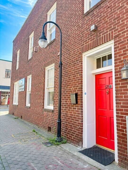 123 Anderson St in Fayetteville, NC - Building Photo