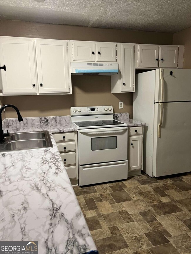 property at 3575 Oakvale Rd