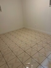 6729 Merito Ave in San Bernardino, CA - Foto de edificio - Building Photo
