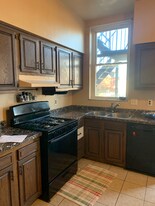 327 Halket St in Pittsburgh, PA - Building Photo