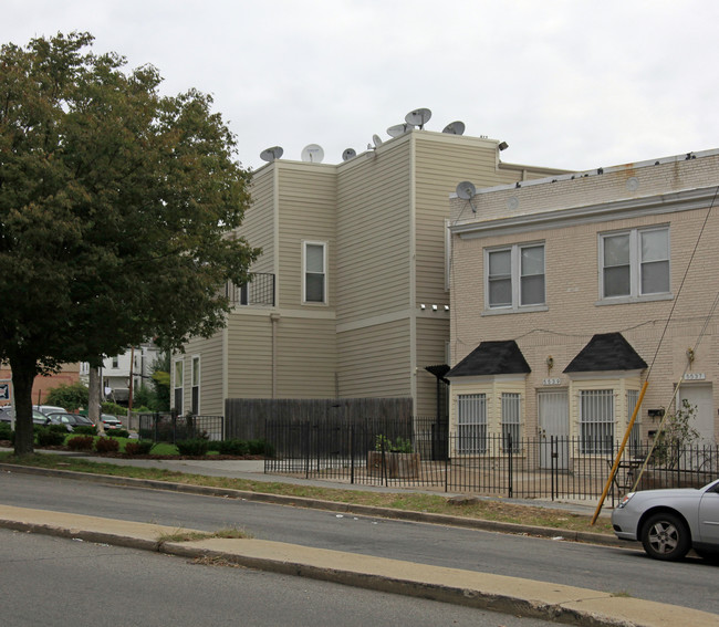 5549-5551 Illinois Ave NW in Washington, DC - Building Photo - Building Photo