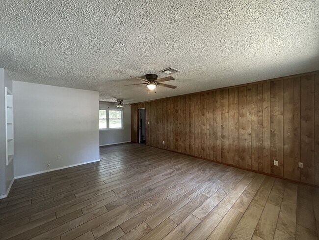 19157 Richardson Ln in Spiro, OK - Foto de edificio - Building Photo