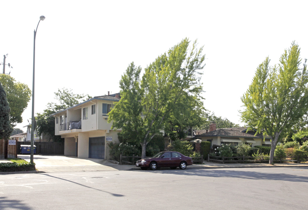 1596 Ontario Dr in Sunnyvale, CA - Building Photo