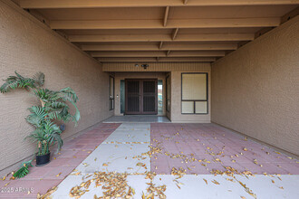 26033 S Hollygreen Dr in Sun Lakes, AZ - Foto de edificio - Building Photo