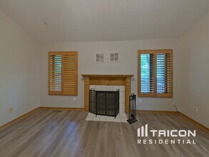 16740 N Manor Rd in Eden Prairie, MN - Building Photo - Building Photo