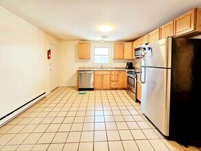 74 Dunboy St, Unit 2 in Boston, MA - Building Photo - Building Photo