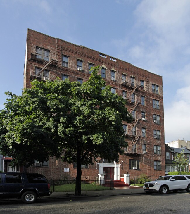 150 Lefferts Ave in Brooklyn, NY - Foto de edificio - Building Photo