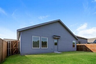 2806 Silent Wy in Crandall, TX - Building Photo - Building Photo