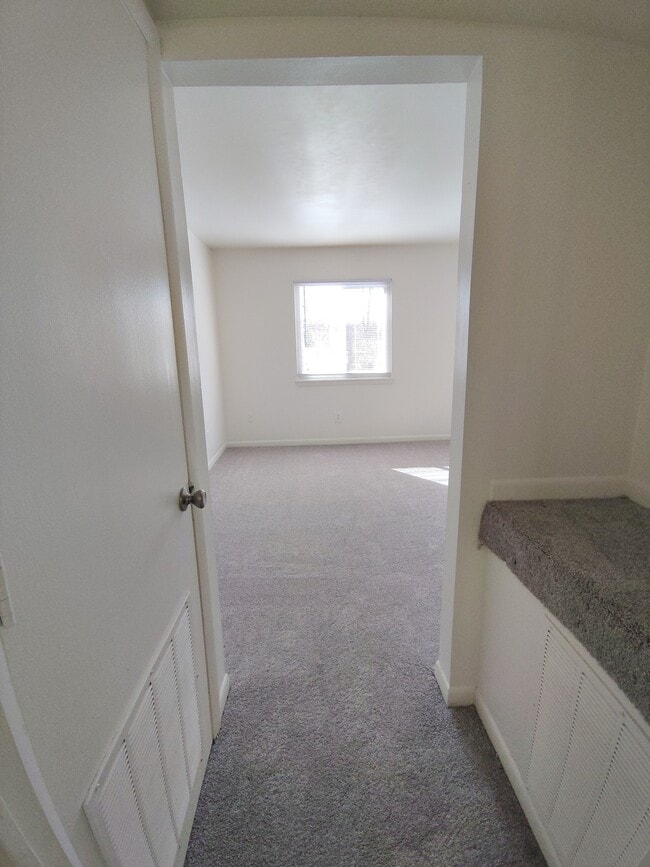 600 Reusens Rd, Unit D38 in Lynchburg, VA - Foto de edificio - Building Photo