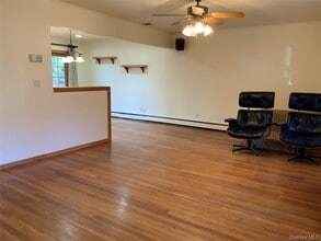 20 Gildare Dr in East Northport, NY - Building Photo - Building Photo