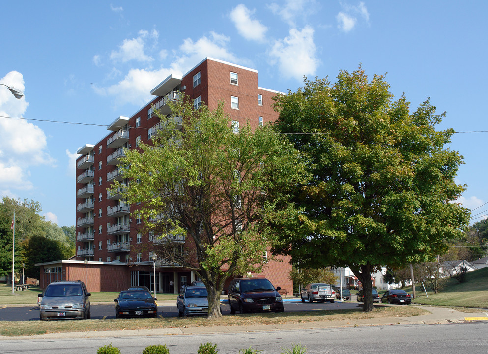 Fairfield Tower in Huntington, WV - Building Photo