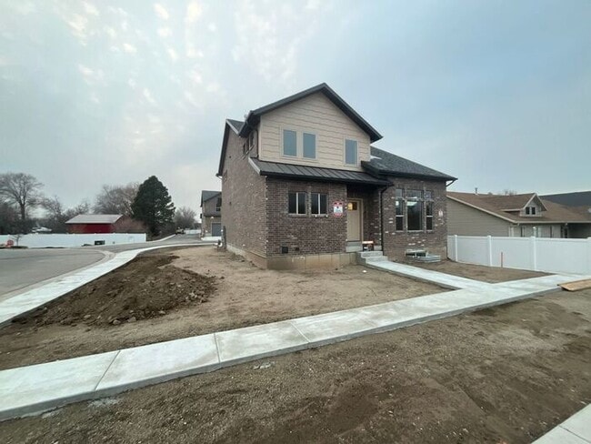 139 Fenway Flds Dr in Ogden, UT - Building Photo - Building Photo