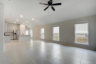 11708 Lago de Garda Dr in Austin, TX - Building Photo - Building Photo