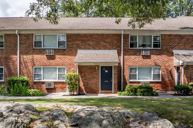 HudsonView Living in Peekskill, NY - Building Photo - Building Photo