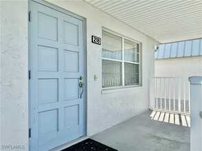 6777 Winkler Rd in Ft. Myers, FL - Building Photo - Building Photo