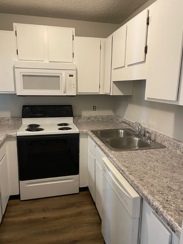 1400 W Jefferson St-Unit -1400 Unit 5 in Washington, IL - Building Photo - Building Photo