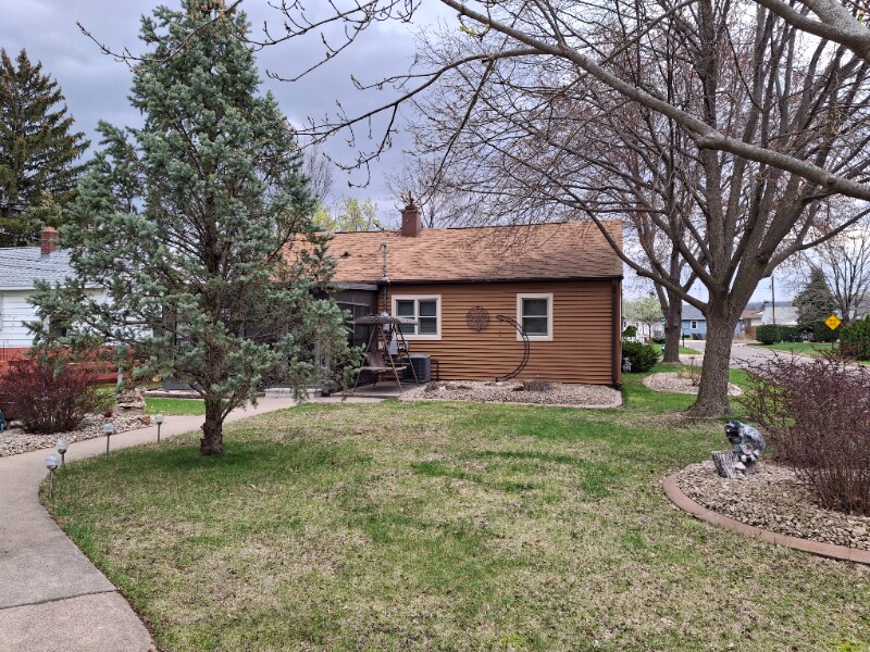 2624 14th St S in La crosse, WI - Building Photo